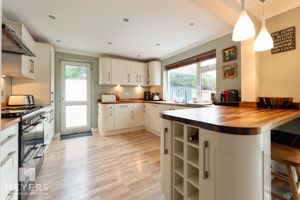 Kitchen- click for photo gallery